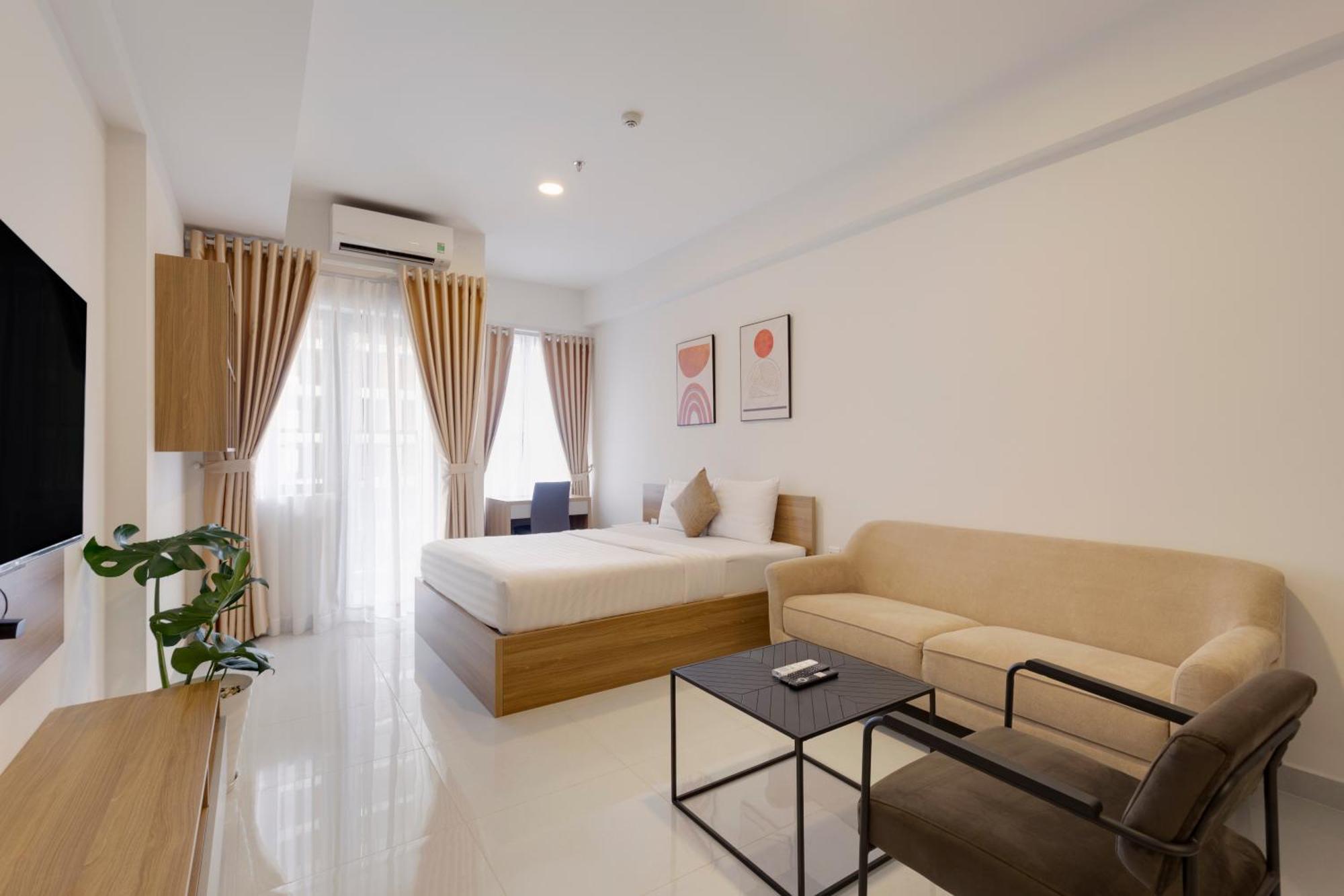 Khách sạn hẻo lánh Smile - Soho Balcony - Modern Comfortable