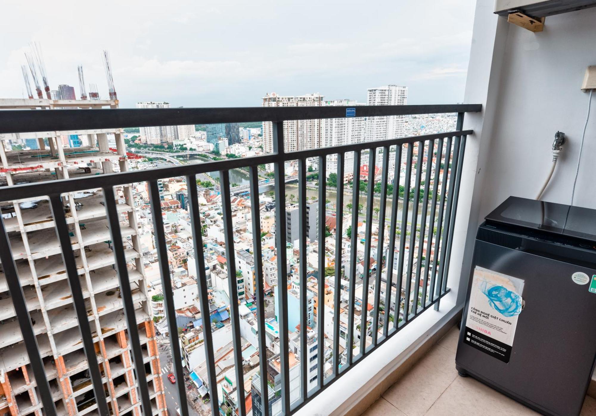 Khách sạn hẻo lánh Smile - Soho Balcony - Modern Comfortable TP. Hồ Chí Minh