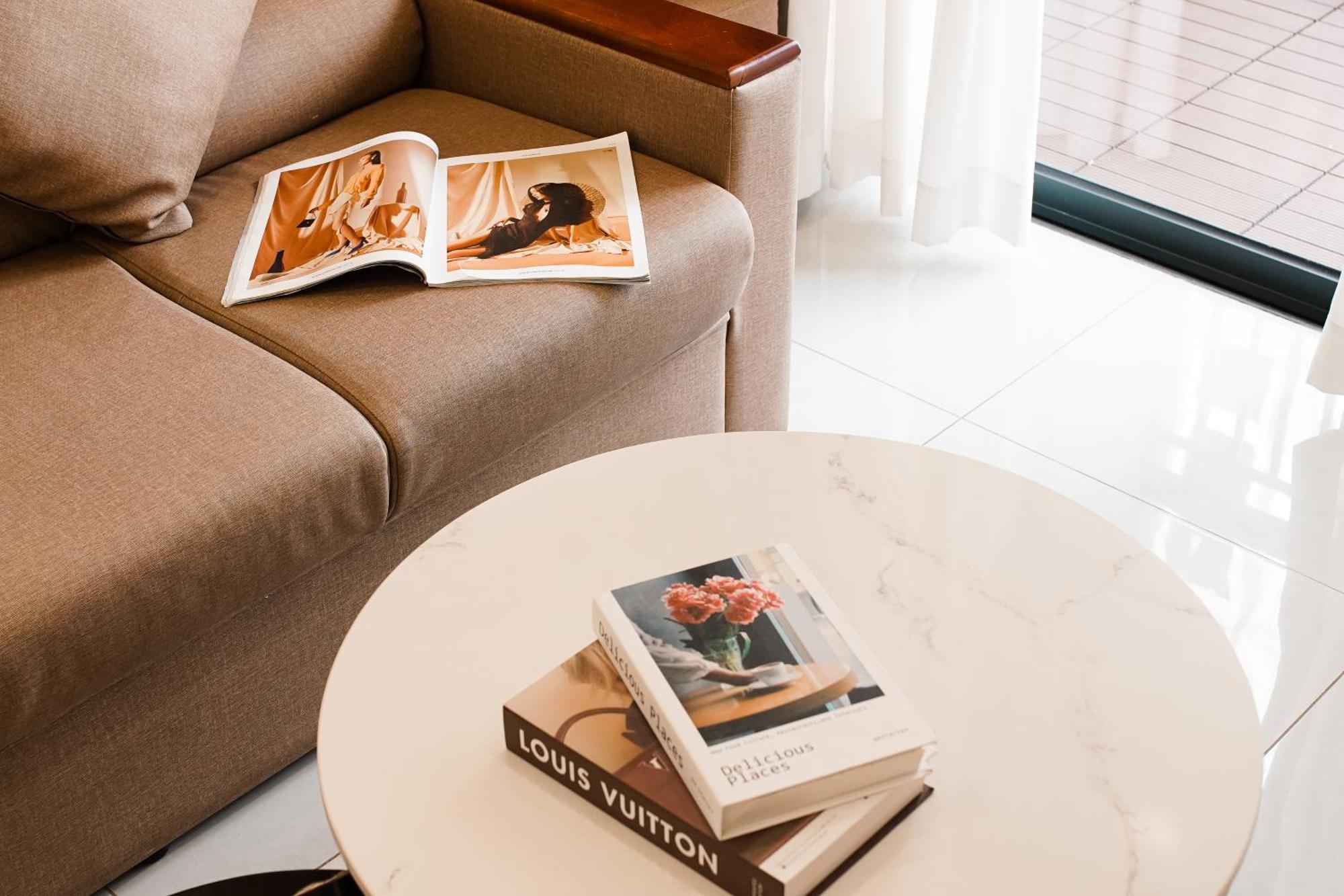 Khách sạn hẻo lánh Smile - Soho Balcony - Modern Comfortable