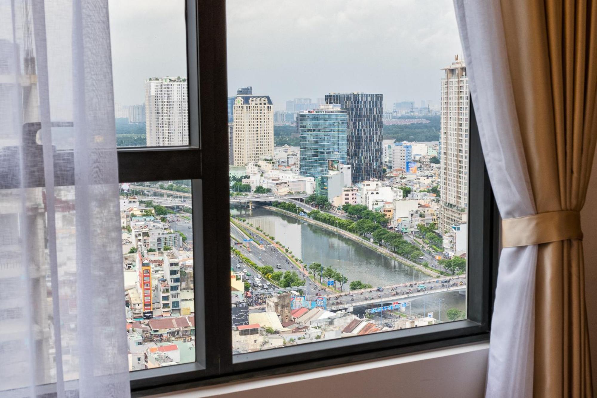 Smile - Soho Balcony - Modern Comfortable 4* TP. Hồ Chí Minh